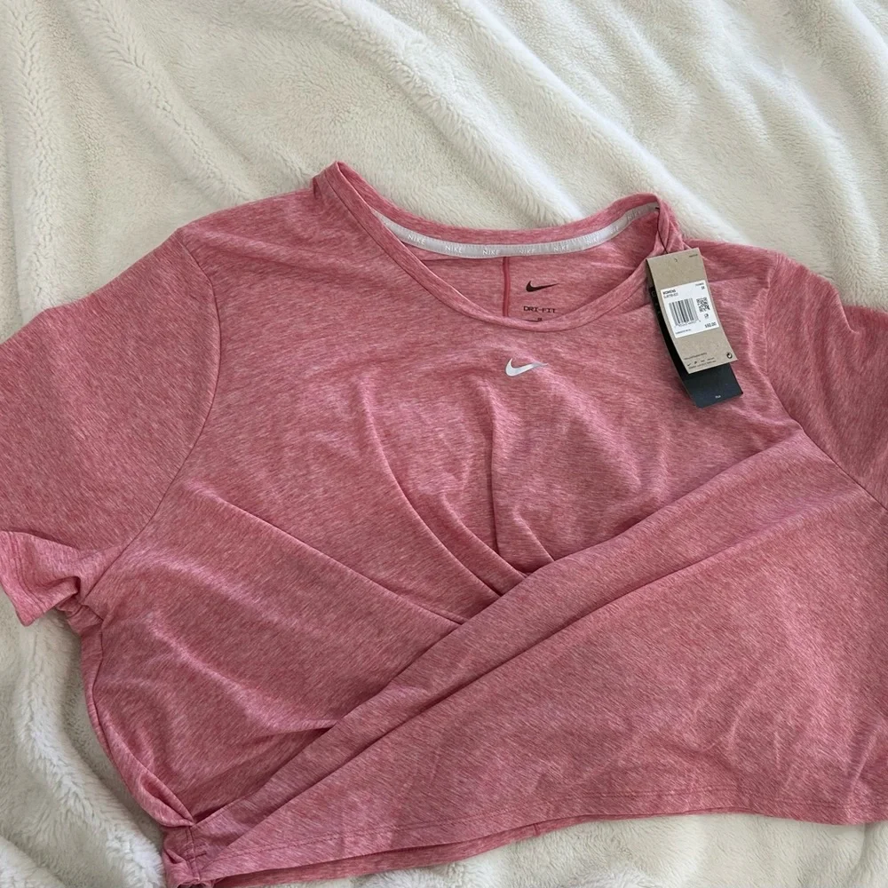 💰PRICE ⬇️ 
 NIKE • Woman’s Pink Plus Dri Fit Top • 3X - Picture 3 of 10